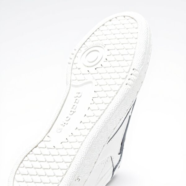 Sneaker Reebok Club C 85 Uomo Pelle Morbida Design Classico