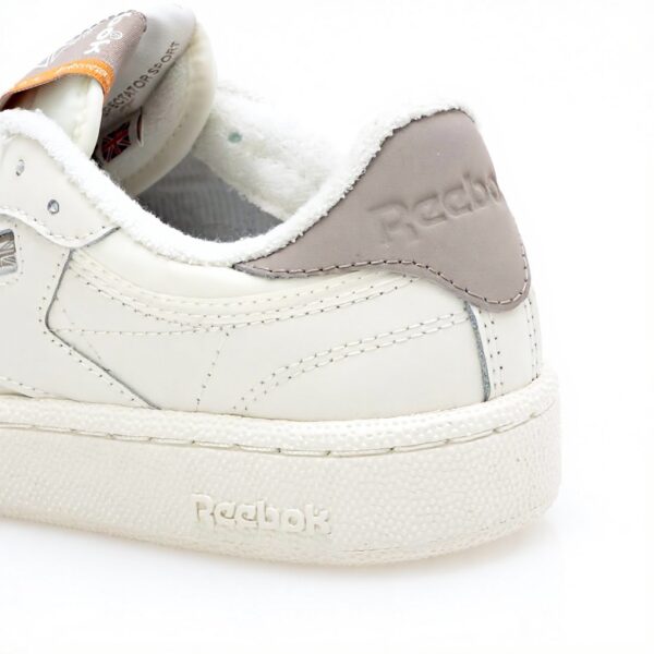 Sneaker Reebok Club C 85 Uomo Pelle Morbida Design Classico
