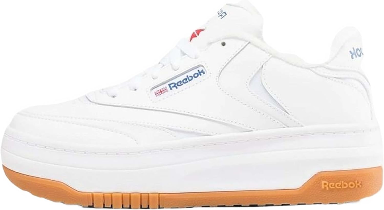 'Sneaker Reebok donna in tessuto e pelle scamosciata su sfondo neutro'