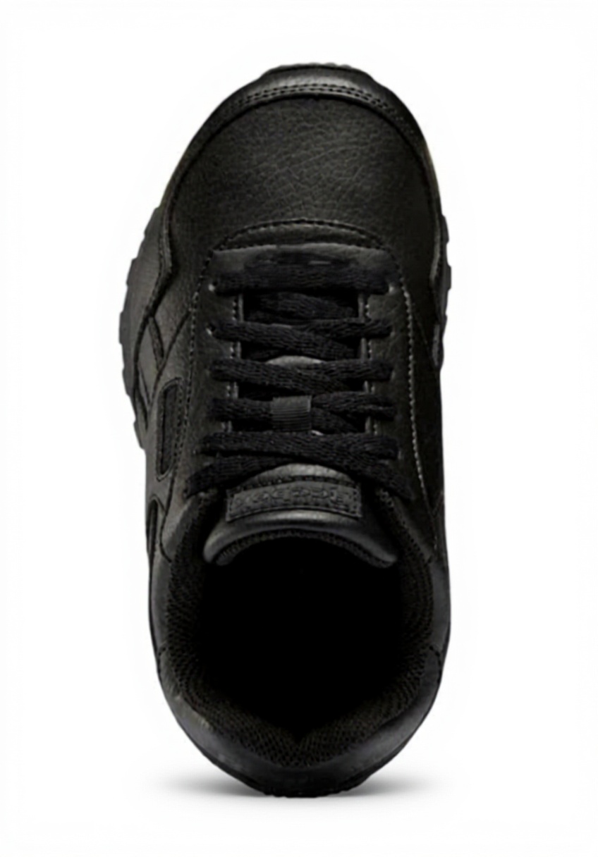 Reebok Royal Rewind Run nere indossate da un bambino in movimento
