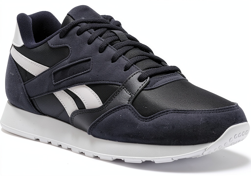 'Sneaker Reebok unisex in colore Dark Fog Chalk su sfondo neutro'